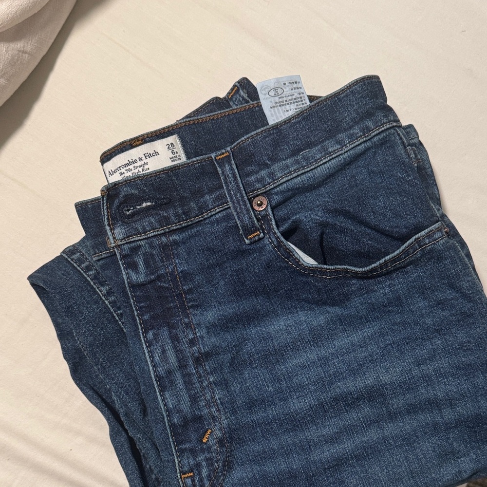Abercrombie & Fitch 90s Straight Ultra High Rise